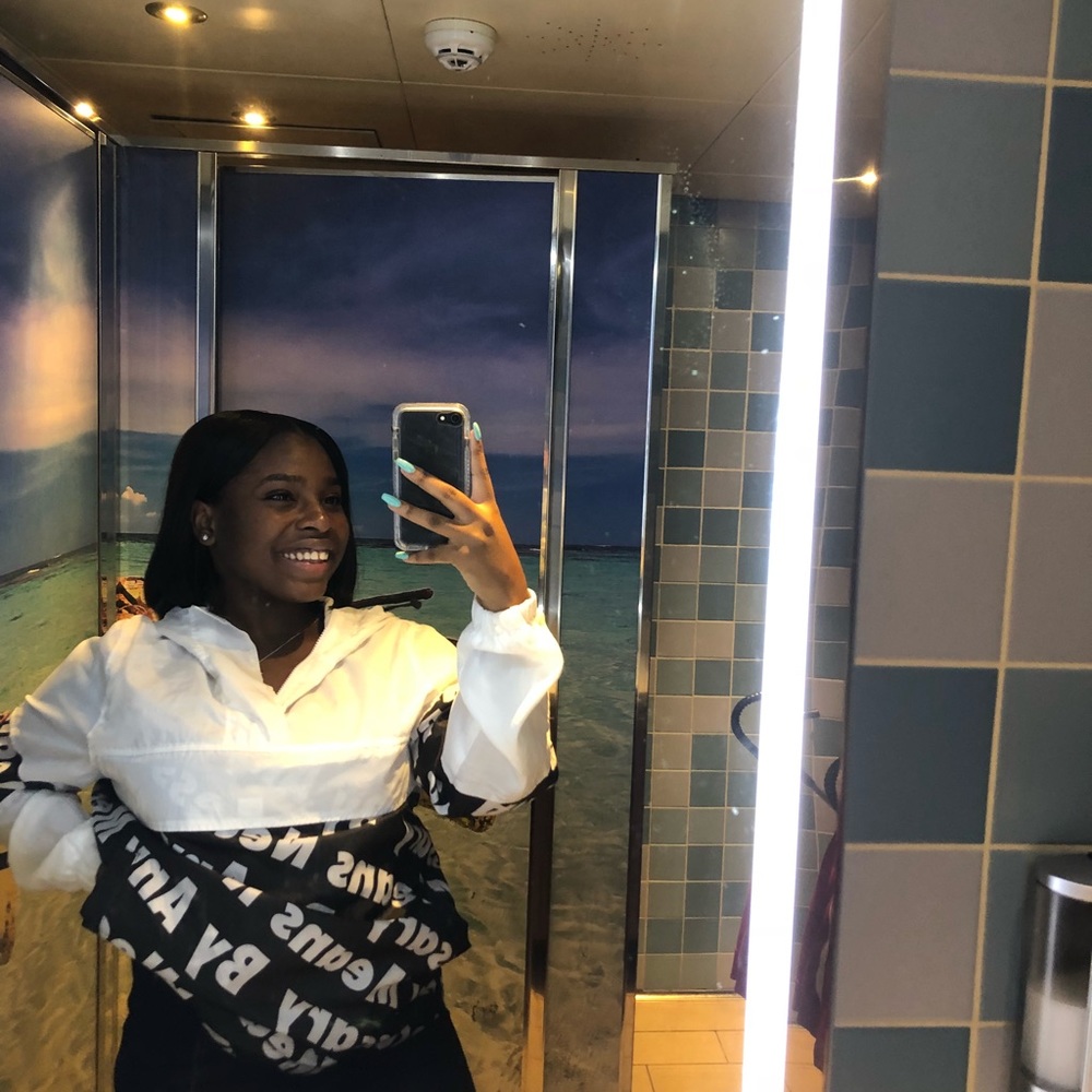 Meet your Posher, Joniyah